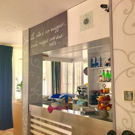 Alice Hotel Cervia Buitenkant foto