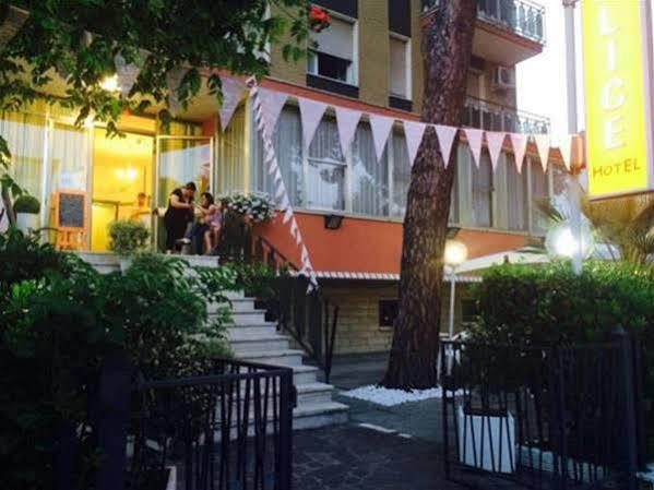 Alice Hotel Cervia Buitenkant foto